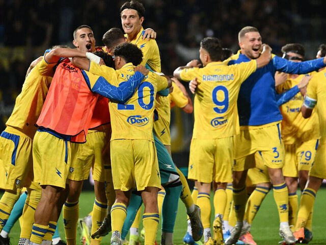 Ilario Monterisi of Frosinone Calcio celebrates after Alessio Castellini of Mantova 1911 scores an own goal, making it 2-0, during the 38th day of the Serie B Championship between Frosinone Calcio and Modena 1911 at the Benito Stirpe Stadium on May 8, 2026, in Frosinone, Italy.