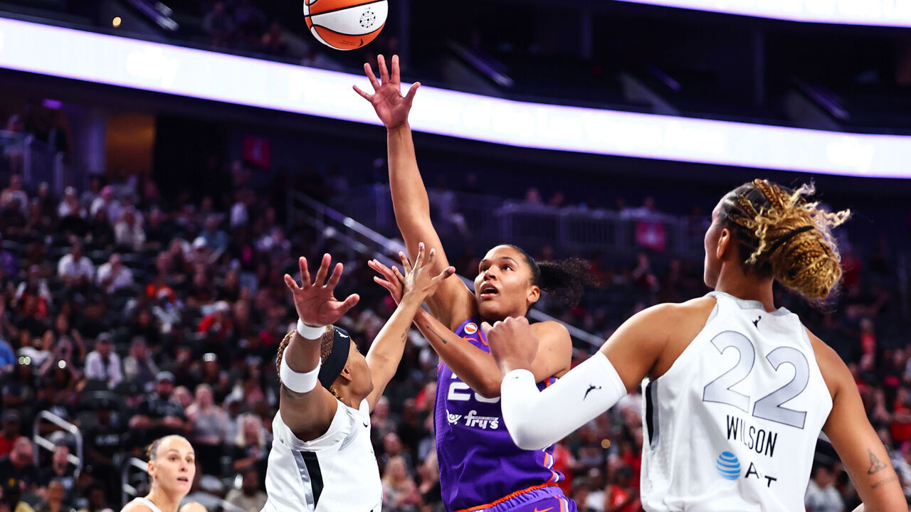 LAS VEGAS, NV - MAY 9: Alyssa Thomas #25 of the Phoenix Mercury shoots the ball during the game against the Las Vegas Aces on May 9, 2026 at Michelob ULTRA Arena in Las Vegas, Nevada. Mandatory Copyright Notice: Copyright 2026 NBAE