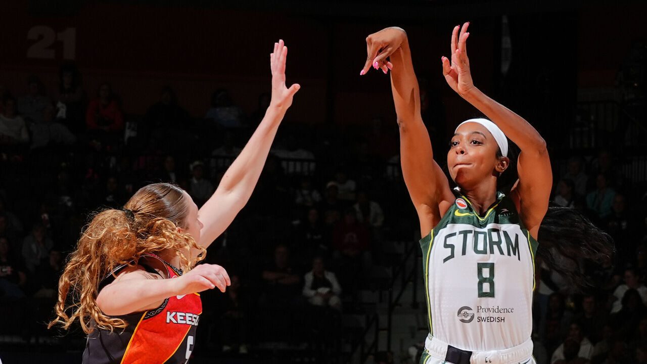 UNCASVILLE, CT - MAY 10: Lexie Brown #8 of the Seattle Storm shoots a three point basket during the game against the Connecticut Sun on May 10, 2026 at the Mohegan Sun Arena in Uncasville, Connecticut. Mandatory Copyright Notice: Copyright 2026 NBAE