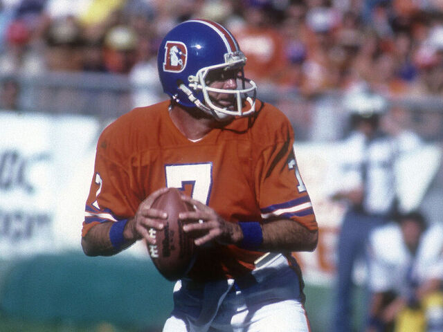DENVER, CO - SEPTEMBER 27: Quarterback Craig Morton #7 of the Denver Broncos drops back to pass against the San Diego Chargers during an NFL football game at Mile High Stadium September 27, 1981 in Denver, Colorado. Morton played for the Broncos from 1977-82.