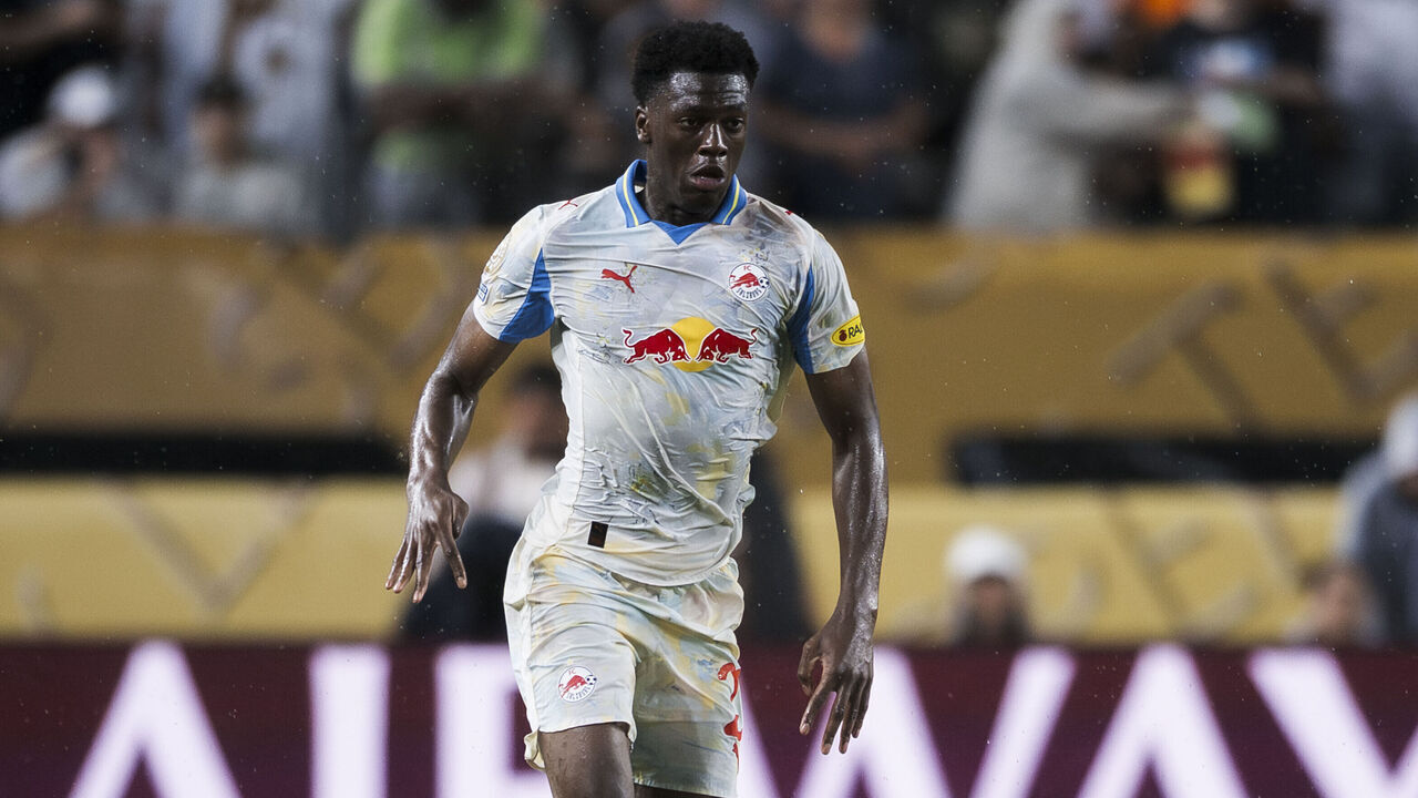 LINCOLN FINANCIAL FIELD, PHILADELPHIA, PENNSYLVANIA, UNITED STATES - 2025/06/26: Joane Gadou of FC Red Bull Salzburg in action during the FIFA Club World Cup football match between FC Red Bull Salzburg and Real Madrid CF. Real Madrid CF won 3-0 over FC Red Bull Salzburg.