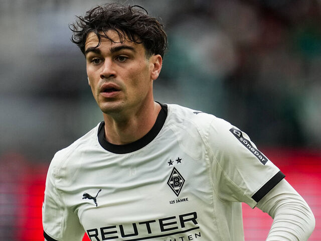 Giovanni Reyna (Borussia M0nchengladbach) looks on during Matchday 32 1.Bundesliga: Borussia Mönchengladbach and Borussia Dortmund at Borussia-Park, Mönchengladbach, Germany on May 03 2026.