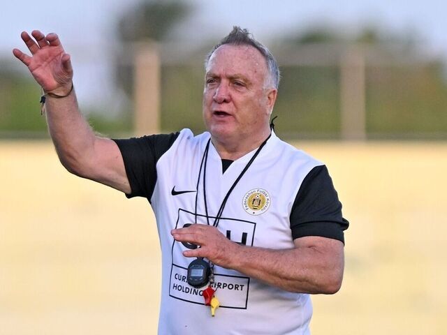 WILLEMSTAD - Curacao coach Dick Advocaat during a training session of the Curacao football team at the Ergilio Hato stadium on June 1 (local time) in Willemstad, Curacao. The Curacao football team is preparing for the World Cup qualifying matches against Barbados and Aruba. ANP | Hollandse Hoogte | GERRIT VAN COLOGNE