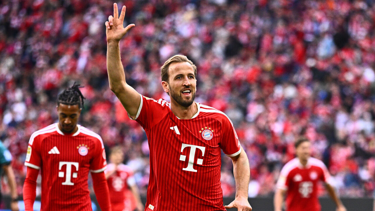 16 May 2026, Bavaria, Munich: Soccer, Men, Bundesliga, FC Bayern Munich - 1. FC Köln, Matchday 34, Allianz Arena, Harry Kane (Bayern Munich) celebrates his goal to make it 4-1. IMPORTANT NOTE: In accordance with the regulations of the DFL German Football League and the DFB German Football Association, it is prohibited to use or have used photographs taken in the stadium and/or of the match in the form of sequential images and/or video-like photo series. Photo: Tom Weller/dpa