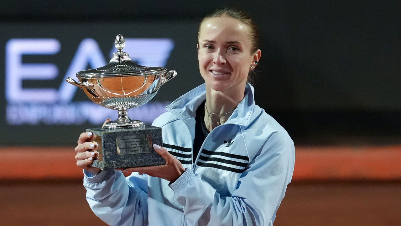 Elina Svitolina of Ukraine lifts the trophy after winning the Internazionali BNL d'Italia 2026 tennis tournament final at Foro Italico in Rome (Italy), May 16th, 2026