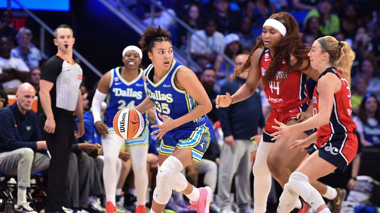 ARLINGTON, TX - MAY 18: Azzi Fudd #35 of the Dallas Wings drives to the basket during the game against the Washington Mystics on May 18, 2026 at the College Park Center in Arlington, TX. Mandatory Copyright Notice: Copyright 2026 NBAE