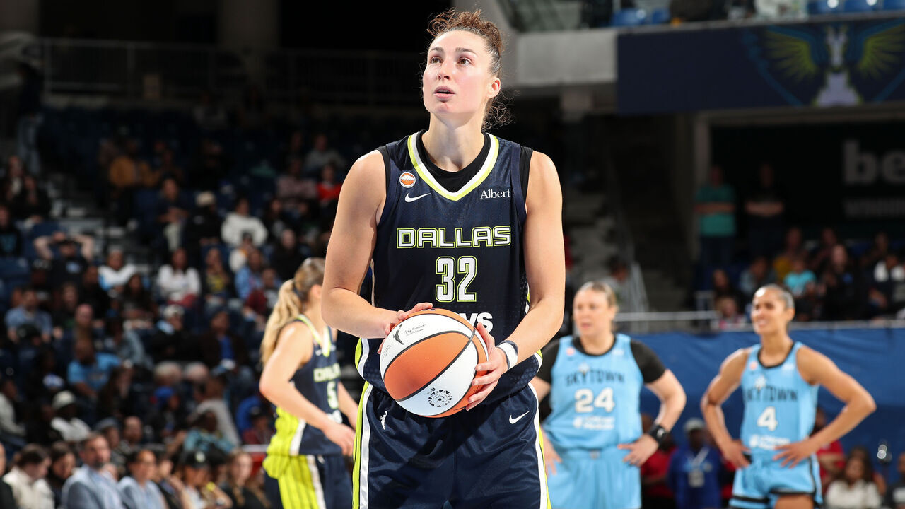 CHICAGO, IL - MAY 20: Jessica Shepard #32 of the Dallas Wings shoots a free throw during the game against the Chicago Sky on May 20, 2026 at the Wintrust Arena in Chicago, IL. Mandatory Copyright Notice: Copyright 2026 NBAE
