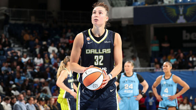 CHICAGO, IL - MAY 20: Jessica Shepard #32 of the Dallas Wings shoots a free throw during the game against the Chicago Sky on May 20, 2026 at the Wintrust Arena in Chicago, IL. Mandatory Copyright Notice: Copyright 2026 NBAE