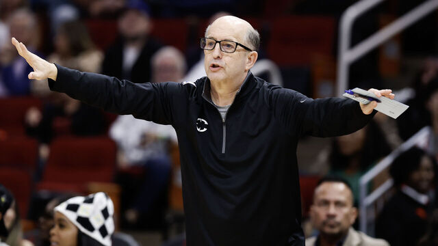 HOUSTON, TEXAS - FEBRUARY 10: Assistant coach Jeff Van Gundy directs players against the Houston Rockets during the second half at Toyota Center on February 10, 2026 in Houston, Texas.