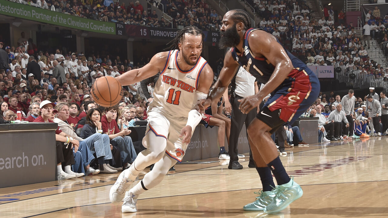 CLEVELAND, OH - MAY 23: Jalen Brunson #11 of the New York Knicks drives to the basket during the game against the Cleveland Cavaliers during Game Three of the 2026 Eastern Conference Finals on May 23, 2026 at Rocket Arena in Cleveland, Ohio. NOTE TO USER: User expressly acknowledges and agrees that, by downloading and/or using this Photograph, user is consenting to the terms and conditions of the Getty Images License Agreement. Mandatory Copyright Notice: Copyright 2026 NBAE
