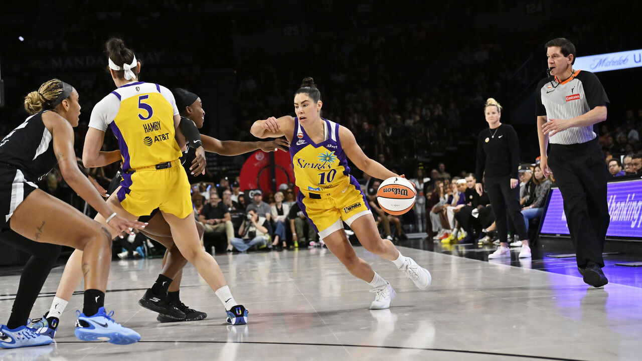 LAS VEGAS, NV - MAY 23: Kelsey Plum #10 of the Los Angeles Sparks drives to the basket during the game against the Las Vegas Aces on May 23, 2026 at Michelob ULTRA Arena in Las Vegas, Nevada. Mandatory Copyright Notice: Copyright 2026 NBAE
