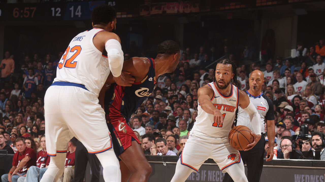 CLEVELAND, OH - MAY 25: Jalen Brunson #11 of the New York Knicks dribbles the ball during the game against the Cleveland Cavaliers during Game Four of the 2026 Eastern Conference Finals on May 25, 2026 at Rocket Arena in Cleveland, Ohio. NOTE TO USER: User expressly acknowledges and agrees that, by downloading and/or using this Photograph, user is consenting to the terms and conditions of the Getty Images License Agreement. Mandatory Copyright Notice: Copyright 2026 NBAE