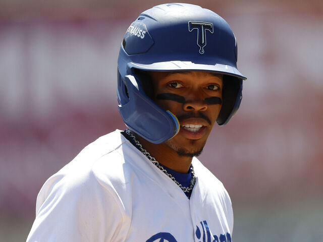 Dodgers prospect jumps to avoid bat dog, reportedly injures…