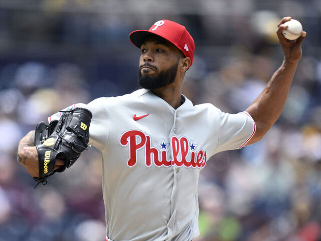 Sánchez sets Phillies record with 44 2/3 consecutive scorel…