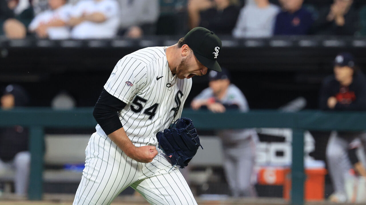 CHICAGO, ILLINOIS - MAY 27: David Sandlin #54 of the Chicago White Sox reacts during the sixth inning against the Minnesota Twins at Rate Field on May 27, 2026 in Chicago, Illinois.