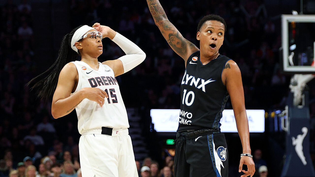 MINNEAPOLIS, MINNESOTA - MAY 27: Courtney Williams #10 of the Minnesota Lynx reacts to a shot by Allisha Gray #15 of the Atlanta Dream in the third quarter at Target Center on May 27, 2026 in Minneapolis, Minnesota. The Lynx defeated the Dream 96-81.