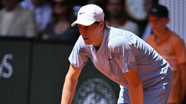 PARIS, FRANCE - MAY 28: Jannik Sinner of Italy competes against Argentina's Juan Manuel Cerundolo (not seen) on day 5 of the French Open tennis tournament on Court Philippe-Chatrier at the Roland-Garros Complex in Paris on May 28, 2026.