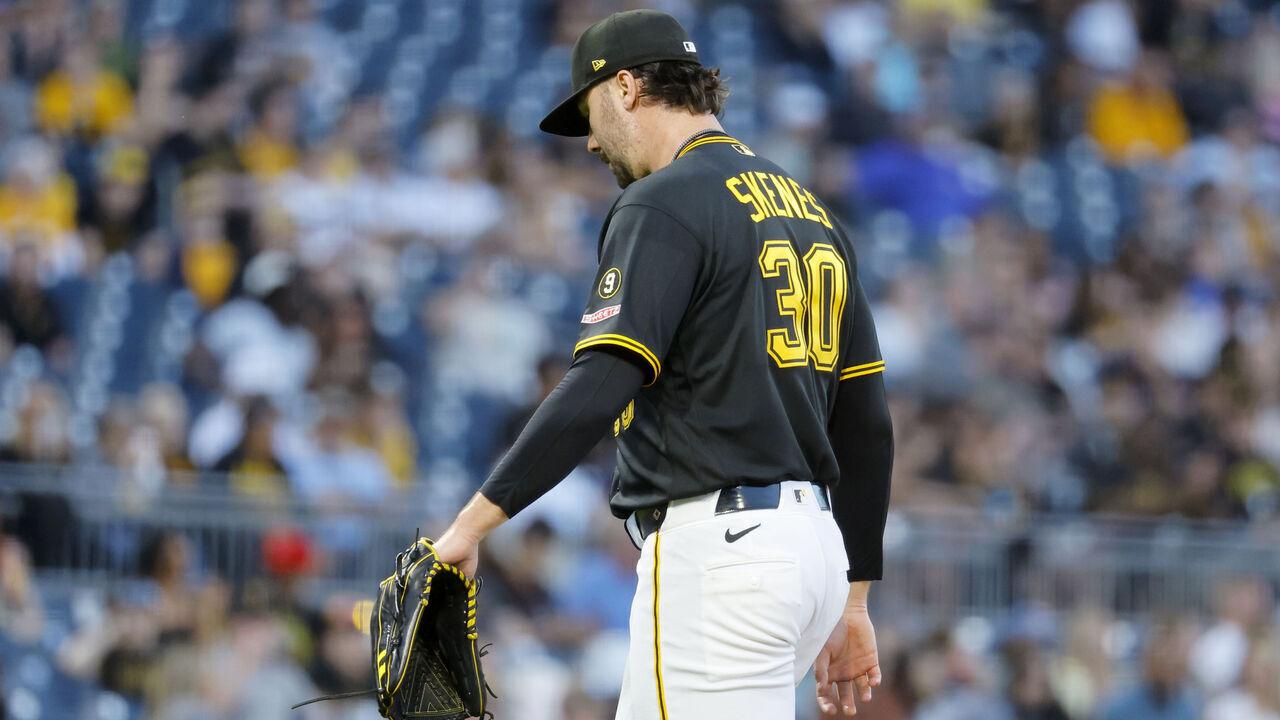 PITTSBURGH, PA - MAY 28: Paul Skenes #30 of the Pittsburgh Pirates is pulled from the game in the sixth inning during the game against the Chicago Cubs at PNC Park on May 28, 2026 in Pittsburgh, Pennsylvania.
