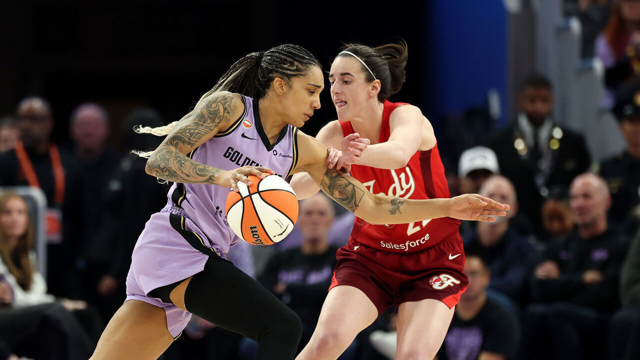 SAN FRANCISCO, CALIFORNIA - MAY 28: Gabby Williams #1 of the Golden State Valkyries is guarded by Caitlin Clark #22 of the Indiana Fever at Chase Center on May 28, 2026 in San Francisco, California.