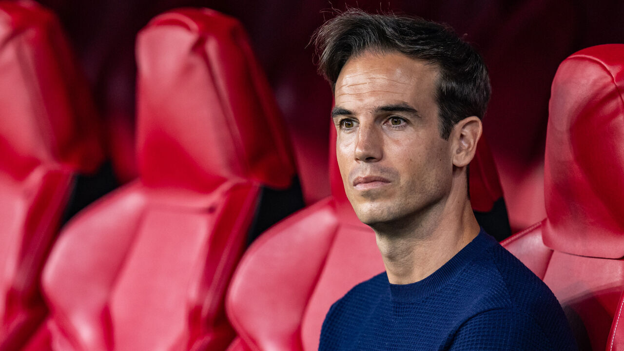 LEIPZIG, GERMANY - MAY 27: Head Coach Inigo Perez of Rayo Vallecano looks on before the UEFA Conference League Final 2026 match between Crystal Palace FC and Rayo Vallecano de Madrid at Football Arena Leipzig on May 27, 2026 in Leipzig, Germany.