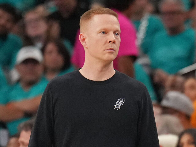 Report: Magic hiring Sweeney as head coach
