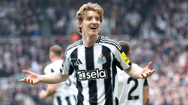 NEWCASTLE UPON TYNE, ENGLAND - MARCH 22: Anthony Gordon of Newcastle United celebrates scoring his team's first goal during the Premier League match between Newcastle United and Sunderland at St James' Park on March 22, 2026 in Newcastle upon Tyne, England.