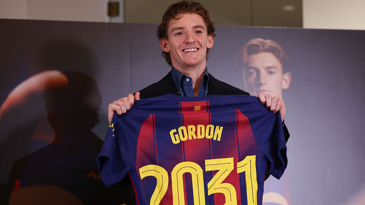 BARCELONA, SPAIN - MAY 29: English player Anthony Gordon poses during his official presentation as new player of FC Barcelona in Barcelona, on May 29, 2026.