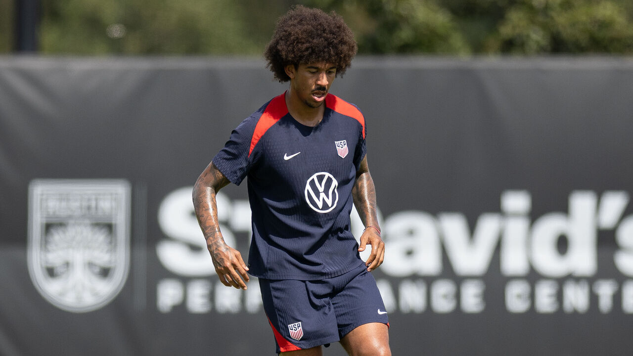 AUSTIN, TX - OCTOBER 8: Chris Richards of the United States moves with the ball during USMNT Training at St. David's Performance Center on October 8, 2025 in Austin, Texas.