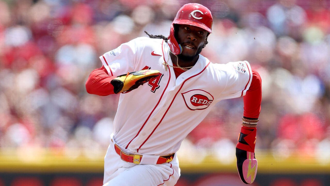 CINCINNATI, OHIO - MAY 31: Elly De La Cruz #44 of the Cincinnati Reds runs to third base on his way to score in the first inning against the Atlanta Braves at Great American Ball Park on May 31, 2026 in Cincinnati, Ohio.