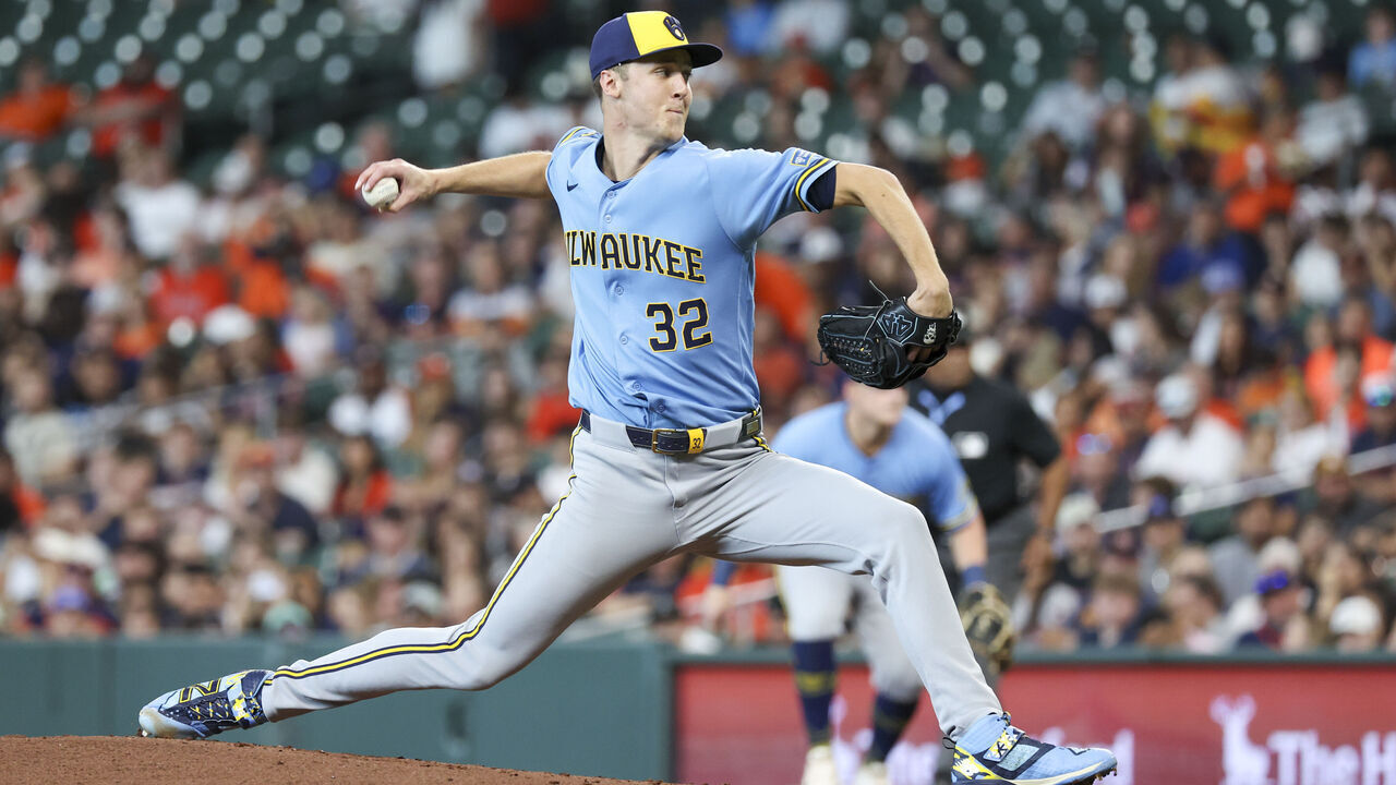 HOUSTON, TX - MAY 31: Milwaukee Brewers starting pitcher Jacob Misiorowski (32) throws a pitch in the bottom of the third inning during the MLB game between the Milwaukee Brewers and Houston Astros on May 31, 2026 at Daikin Park in Houston, Texas.