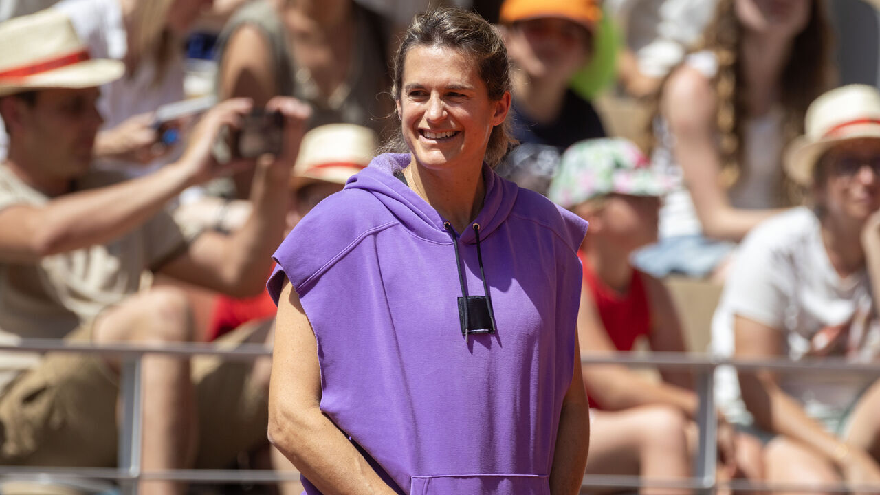 PARIS, FRANCE - MAY 23: Amélie Mauresmo on Court Philippe Chatrier during entertainment on Yannick Noah Day during the 2026 French Open Tennis Tournament at Roland Garros on May 23rd, 2026, in Paris, France.