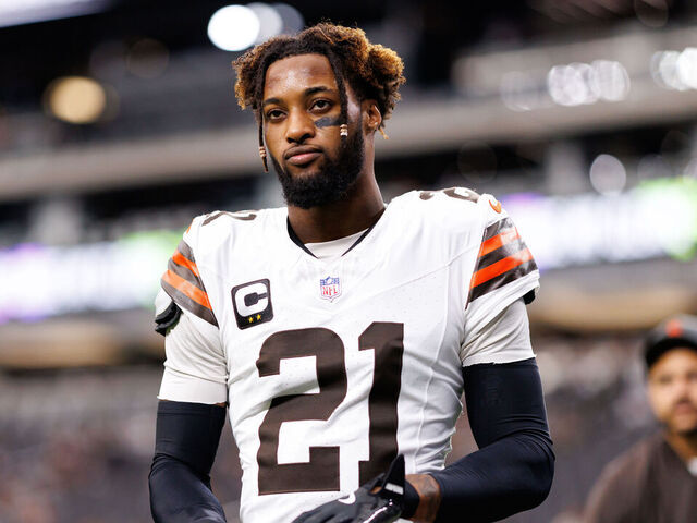 Report: Browns' Ward not available despite Garrett trade