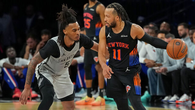 LAS VEGAS, NV - DECEMBER 16: Stephon Castle #5 of the San Antonio Spurs plays defense on Jalen Brunson #11 of the New York Knicks during 2025 Emirates NBA Cup Finals Game on December 16, 2025 at T-Mobile Arena in Las Vegas, Nevada. NOTE TO USER: User expressly acknowledges and agrees that, by downloading and/or using this Photograph, user is consenting to the terms and conditions of the Getty Images License Agreement. Mandatory Copyright Notice: Copyright 2025 NBAE