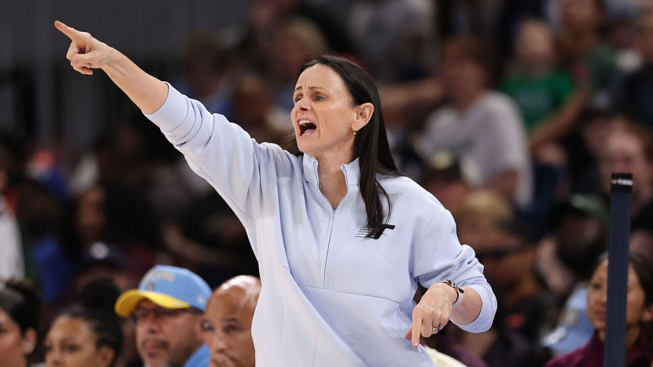 CHICAGO, ILLINOIS - MAY 27: Head coach Sandy Brondello of the Toronto Tempo reacts against the Chicago Sky during the second half at Wintrust Arena on May 27, 2026 in Chicago, Illinois.