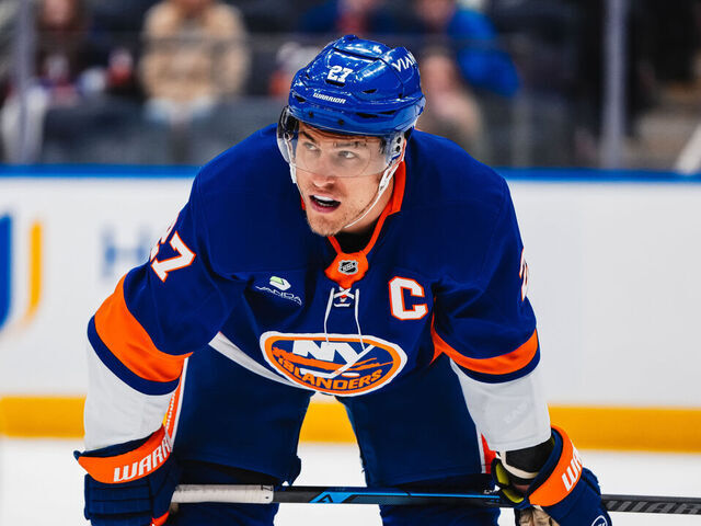 Mammoth ink Lee to 3-year, $16.2M contract