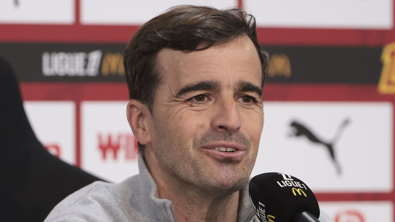 LENS, FRANCE - APRIL 17: Coach of Toulouse FC Carles Martinez Novell speaks to the media during the post-match press conference following the Ligue 1 McDonald's football match between RC Lens (RCL) and Toulouse FC (TFC, Tefece) at Stade Bollaert-Delelis on April 17, 2026 in Lens, France.