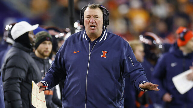 NASHVILLE, TENNESSEE - DECEMBER 30: Head coach Bret Bielema of the Illinois Fighting Illini reacts to a play during the second quarter of the Music City Bowl against the Tennessee Volunteers at Nissan Stadium on December 30, 2025 in Nashville, Tennessee.