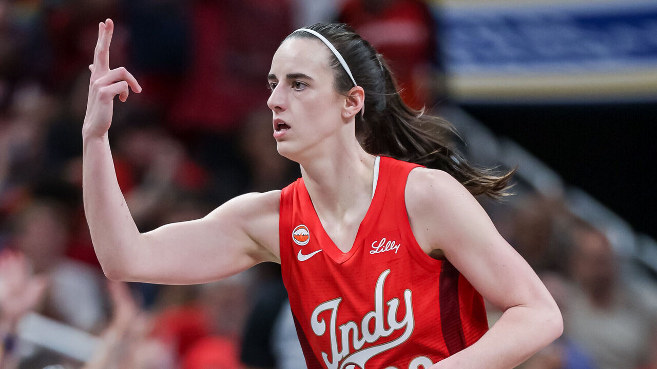 INDIANAPOLIS, INDIANA - JUNE 04: Caitlin Clark #22 of the Indiana Fever celebrates a three point basket during the second half against the Atlanta Dream at Gainbridge Fieldhouse on June 4, 2026 in Indianapolis, Indiana.