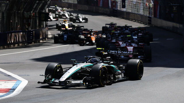 MONTE-CARLO, MONACO - JUNE 07: Andrea Kimi Antonelli of Italy driving the (12) Mercedes AMG Petronas F1 Team W17 leads Lewis Hamilton of Great Britain driving the (44) Scuderia Ferrari SF-26 at the start during the F1 Grand Prix of Monaco at Circuit de Monaco on June 07, 2026 in Monte-Carlo, Monaco.