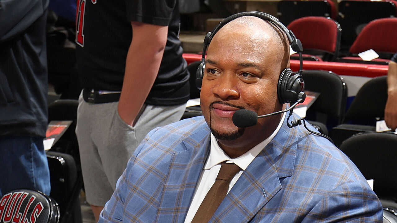 CHICAGO, IL - MARCH 21: Former NBA player and sports announcer, Stacey King and sports announcer Adam Amin look on during the Toronto Raptors v Chicago Bulls game on March 21, 2022 at United Center in Chicago, Illinois. Mandatory Copyright Notice: Copyright 2022 NBAE