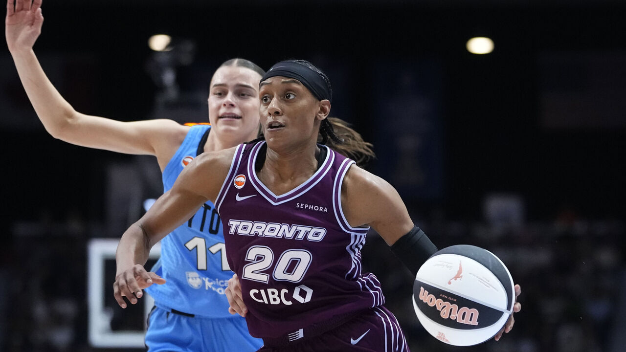 TORONTO, CANADA. - JUNE 7: Brittney Sykes #20 of the Toronto Tempo drives to the basket during the game against the Chicago Sky during the 2026 Commissioners Cup on June 7, 2026 at Coca-Cola Coliseum in Toronto, Canada. Mandatory Copyright Notice: Copyright 2026 NBAE
