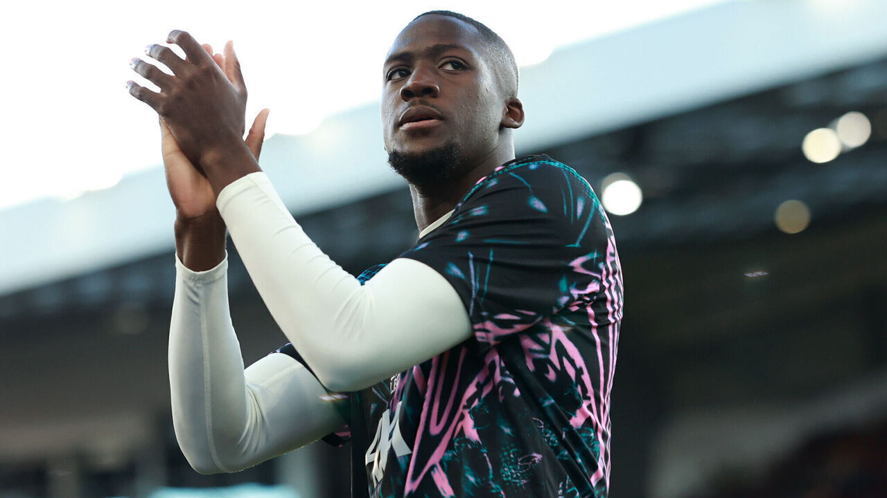 BIRMINGHAM, ENGLAND - MAY 15: (THE SUN OUT, THE SUN ON SUNDAY OUT) Ibrahima Konate of Liverpool acknowledges the fans as he warms up prior to the Premier League match between Aston Villa and Liverpool at Villa Park on May 15, 2026 in Birmingham, England.