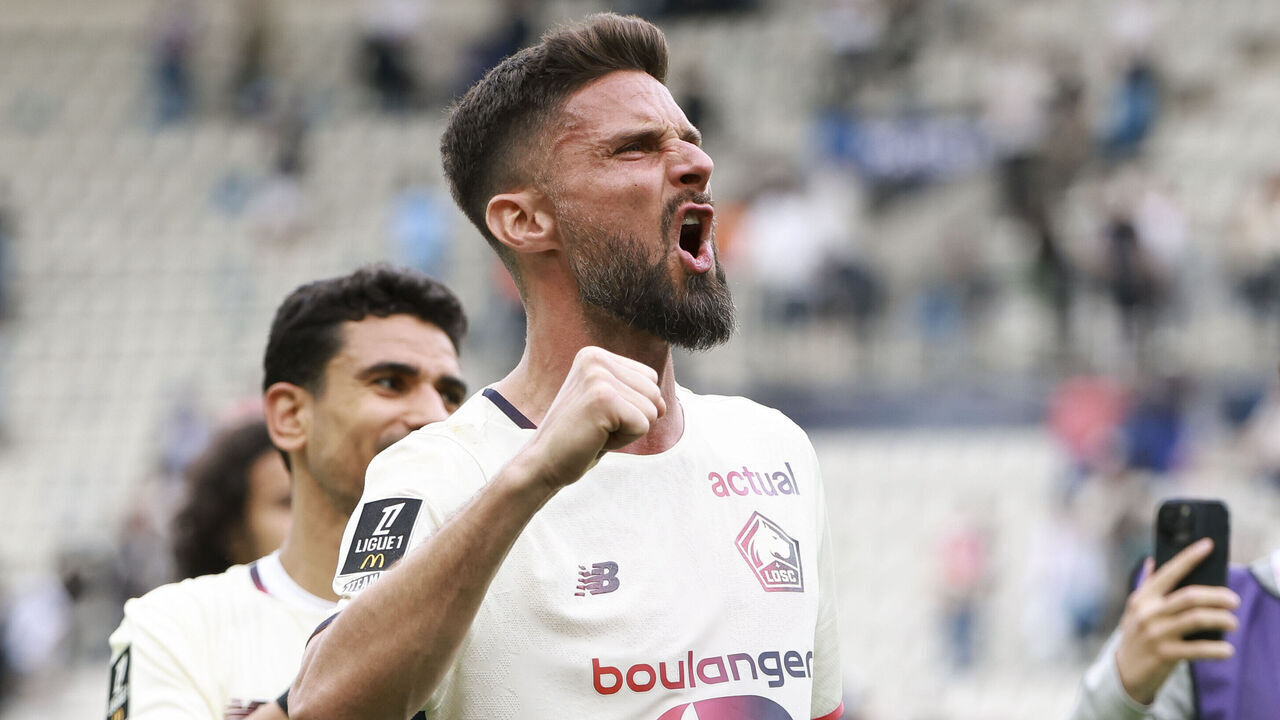 PARIS, FRANCE - APRIL 26: Olivier Giroud of Lille celebrates the victory with the supporters following the Ligue 1 McDonald's football match between Paris FC (PFC) and Lille OSC (LOSC) at Stade Jean Bouin on April 26, 2026 in Paris, France.