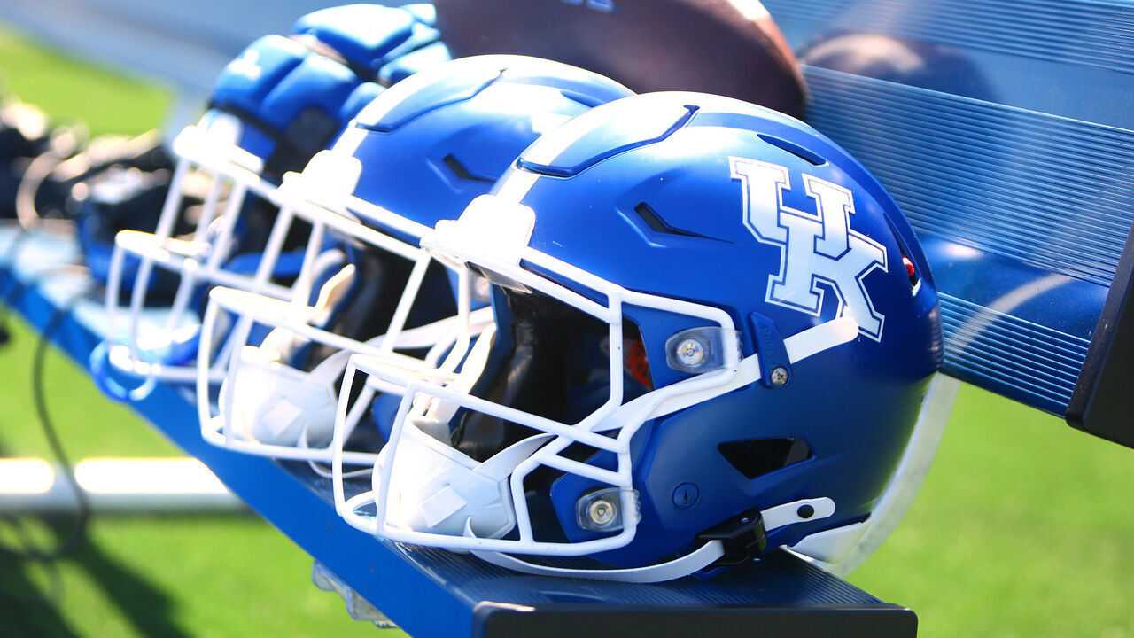 Kentucky GM Biondo steps down after 7 months | theScore