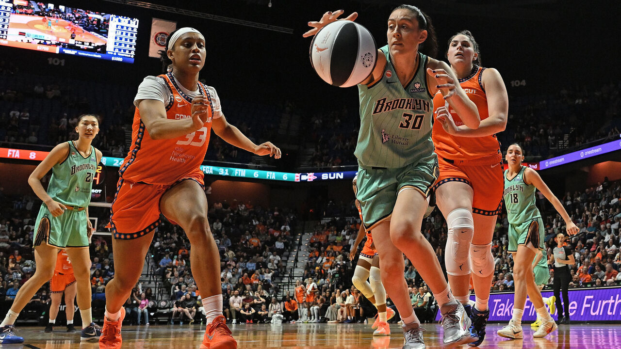 UNCASVILLE, CONNECTICUT - JUNE 8: Breanna Stewart #30 of the New York Liberty outraces Raegan Beers #15 and Nell Angloma #33 of the Connecticut Sun to a loose ball in the second quarter at Mohegan Sun Arena on June 8, 2026 in Uncasville, Connecticut.