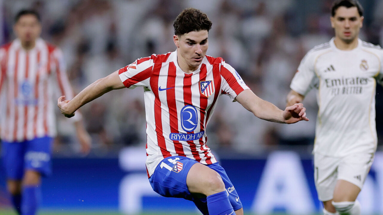 MADRID, SPAIN - MARCH 22: Julian Alvarez of Atletico Madrid during the LaLiga EA Sports match between Real Madrid v Atletico Madrid at the Estadio Santiago Bernabeu on March 22, 2026 in Madrid Spain