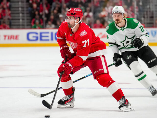 Report: Stars talk to Red Wings about Larkin