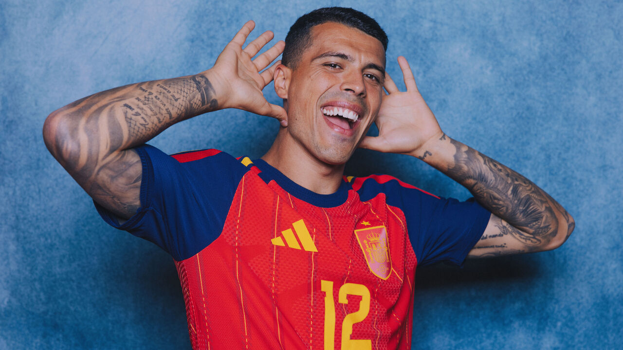 CHATTANOOGA, TENNESSEE - JUNE 09: (EXCLUSIVE COVERAGE)(EDITOR'S NOTE: This image has been digitally altered.) Pedro Porro #12 of Spain poses for a portrait during the official FIFA World Cup 2026 portrait session on June 09, 2026 in Chattanooga, Tennessee.