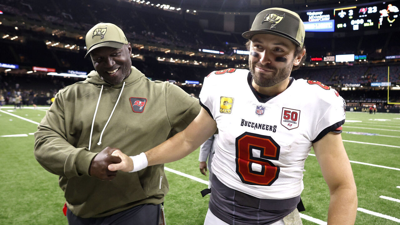 NEW ORLEANS, LOUISIANA - OCTOBER 26: Head coach Todd Bowles and Baker Mayfield #6 of the Tampa Bay Buccaneers shake hands after their team's 23-3 win against the New Orleans Saints in the game at Caesars Superdome on October 26, 2025 in New Orleans, Louisiana.