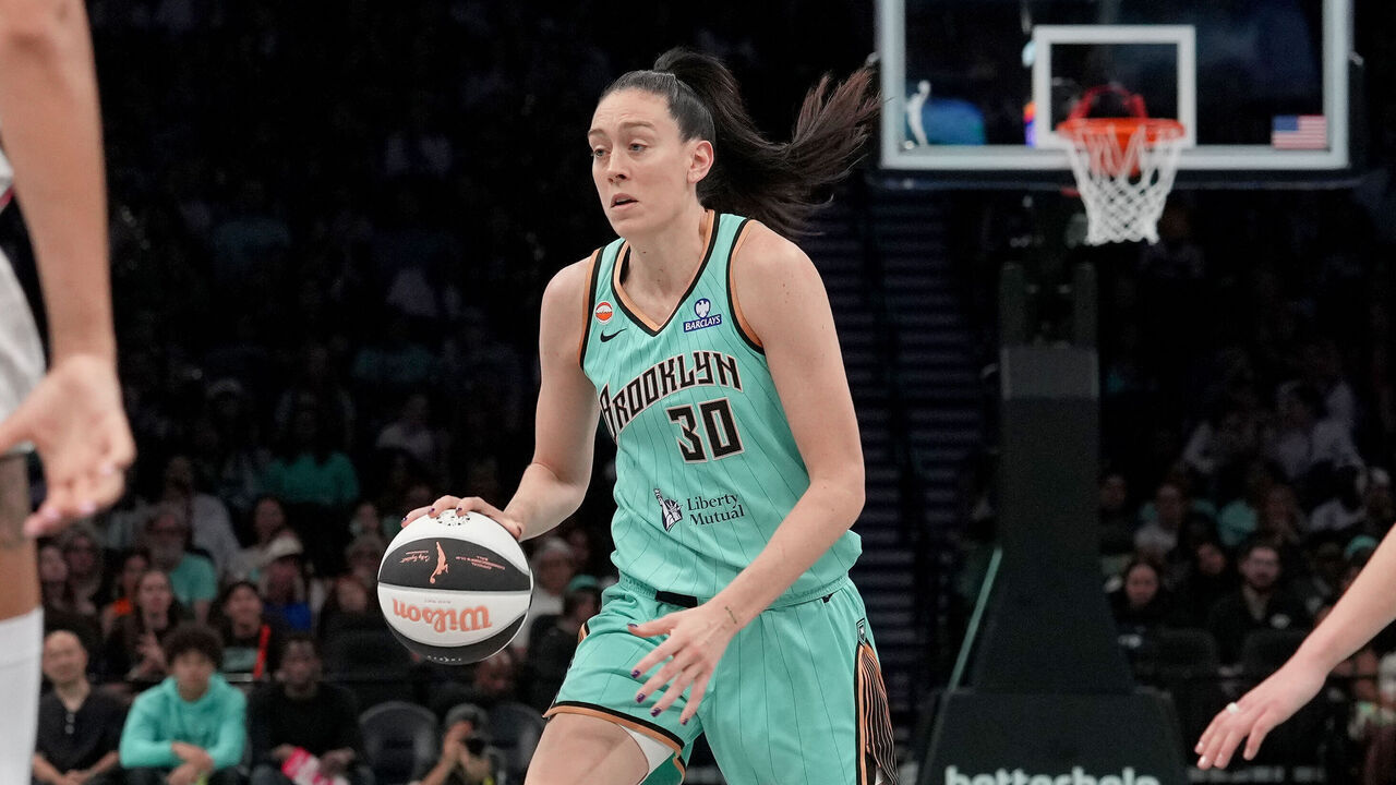 BROOKLYN, NY - JUNE 14: Breanna Stewart #30 of the New York Liberty handles the ball during the game against the Washington Mystics during the WNBA Commissioner's Cup on June 14, 2026 at Barclays Center Arena in Brooklyn, New York. Mandatory Copyright Notice: Copyright 2026 NBAE
